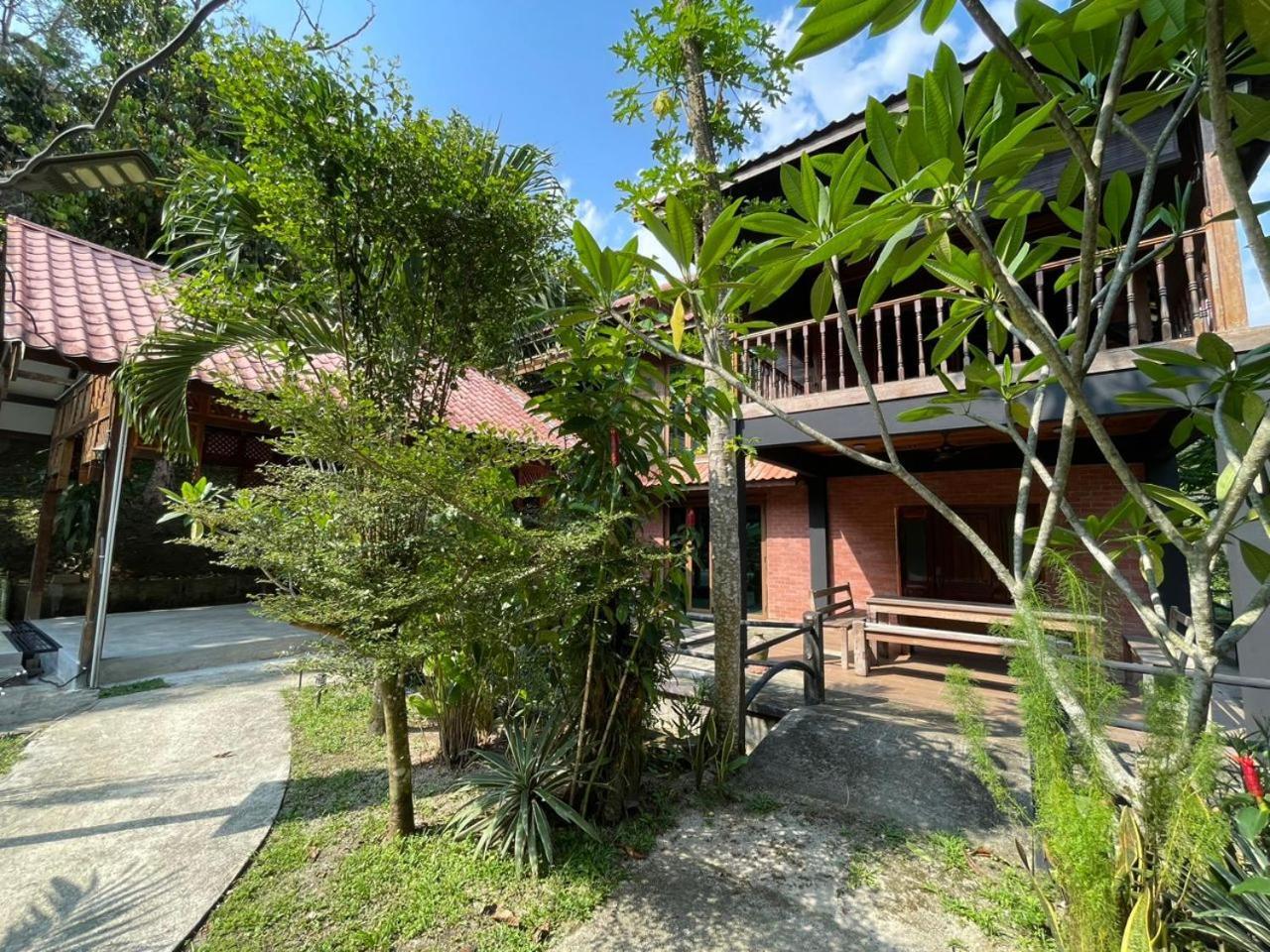 Dr Dusun Hotel Hulu Langat Exterior photo